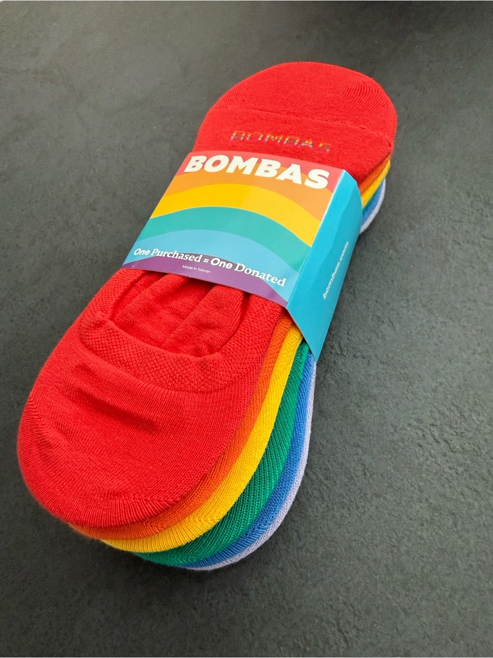 NWT Bombas unisex no Show red, Orange, Yellow, Green, Blue, Purple Size Large